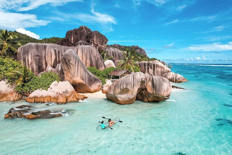 Kayakistes sur l'Île de La Digue - Seychelles